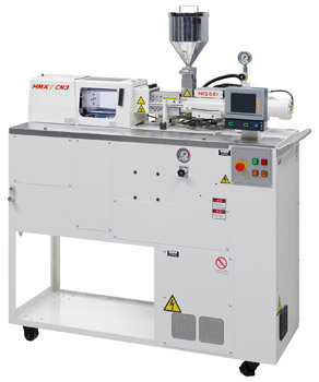 競技に使用された型締力7トンのHM7-C型.jpg