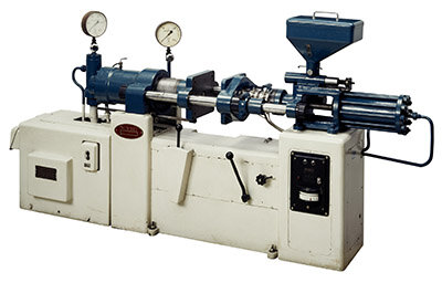 販売第一号機のYD-2型 (1957年).jpg